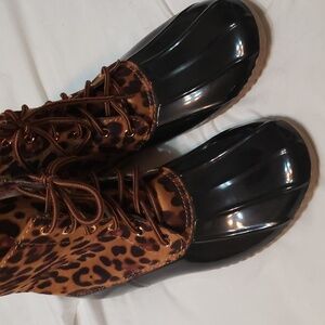 Yoki leopard duck boots